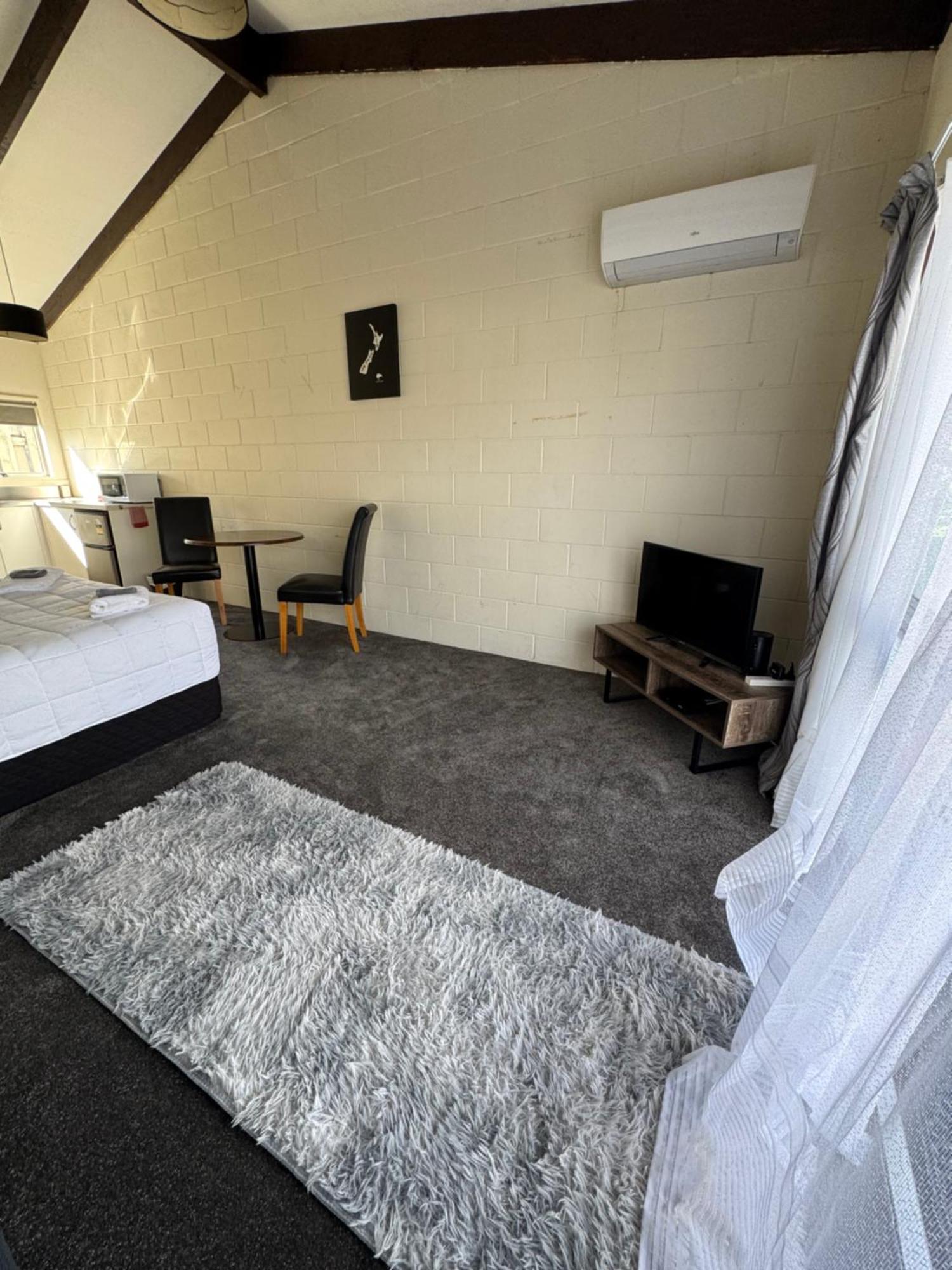 Fountain Court Motel Тауранга Экстерьер фото